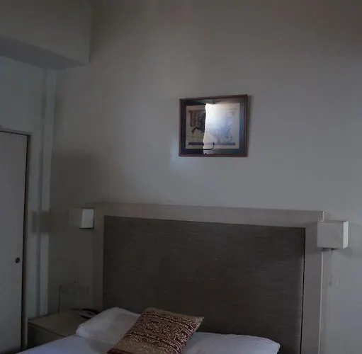 Sky ホテル ニコシア